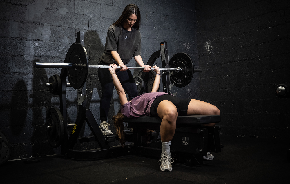 Les freins des femmes en salle de sport et comment les dépasser